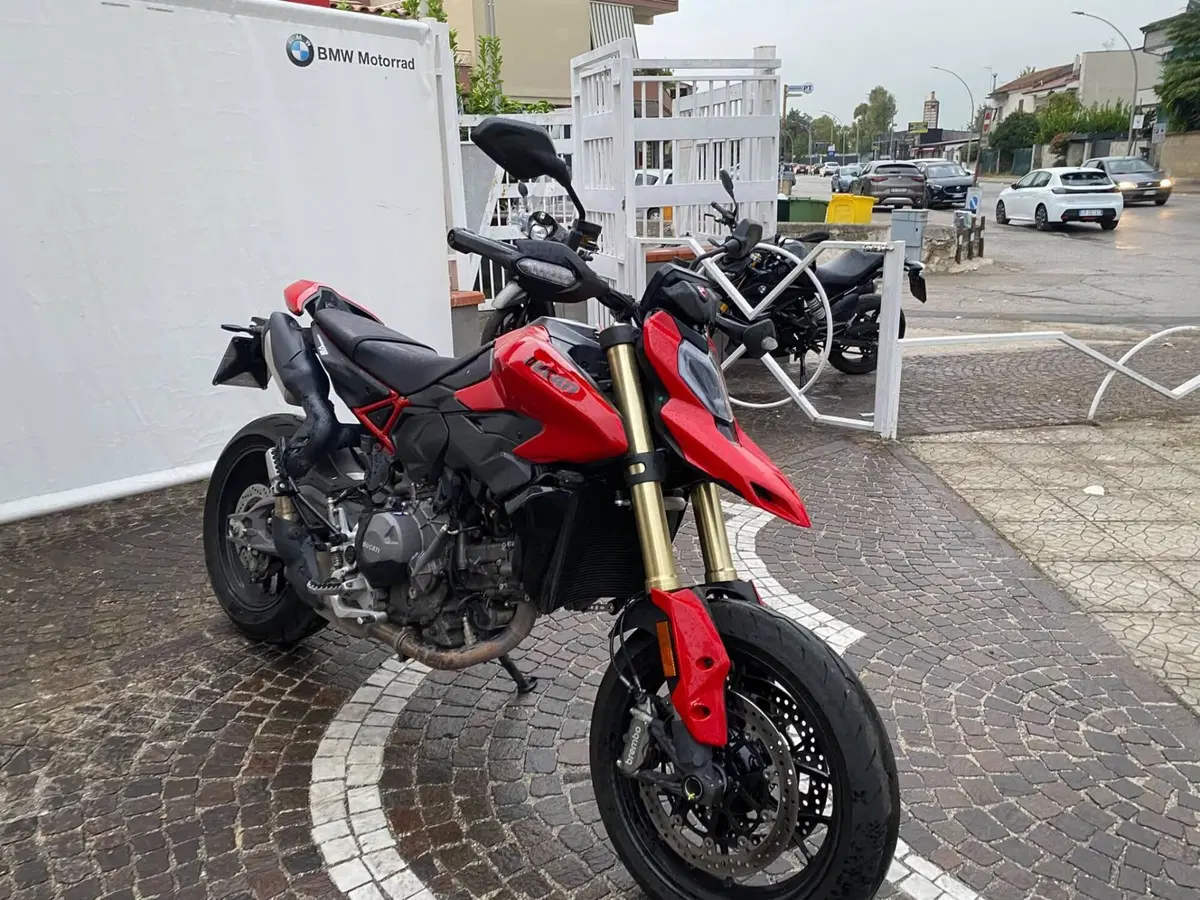 Ducati Hypermotard V2 (2026)