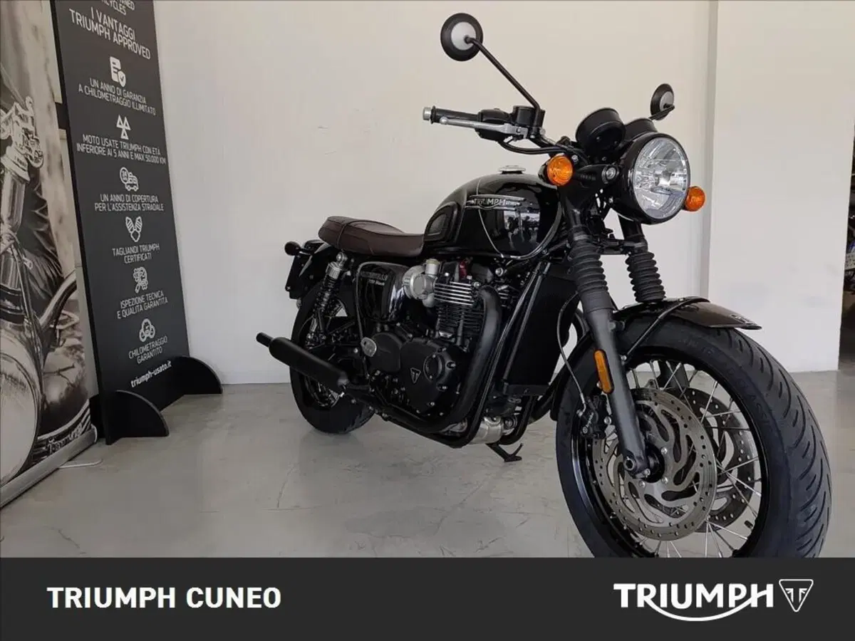 Triumph Bonneville T120 Black (2021 - 25) (4)