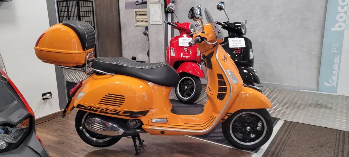 Vespa GTS 300 (2010 - 14) (4)
