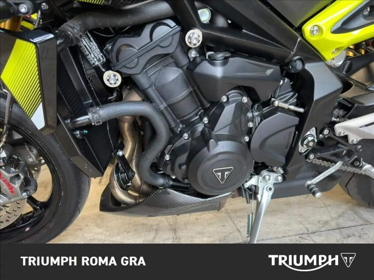 Triumph Street Triple 765 Moto2 (2026) (9)