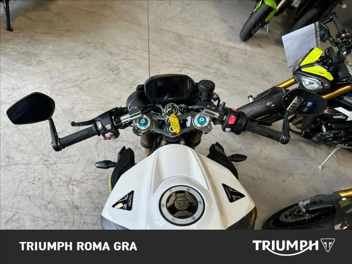 Triumph Street Triple 765 Moto2 (2026) (22)