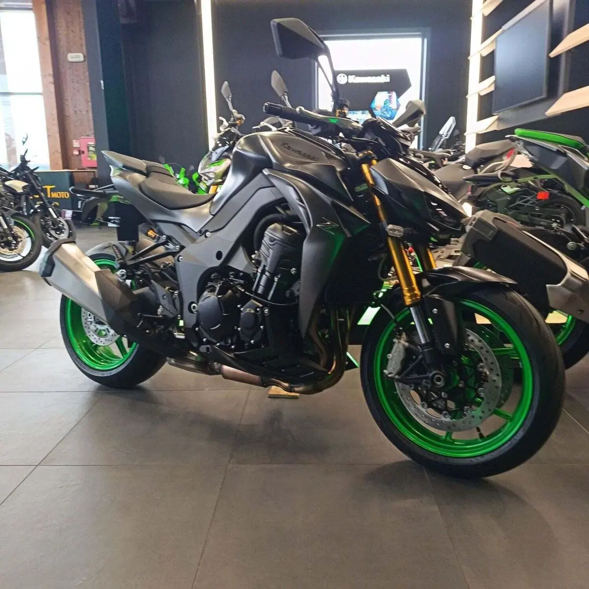 Kawasaki Z 1100 SE (2026 - 27) (2)