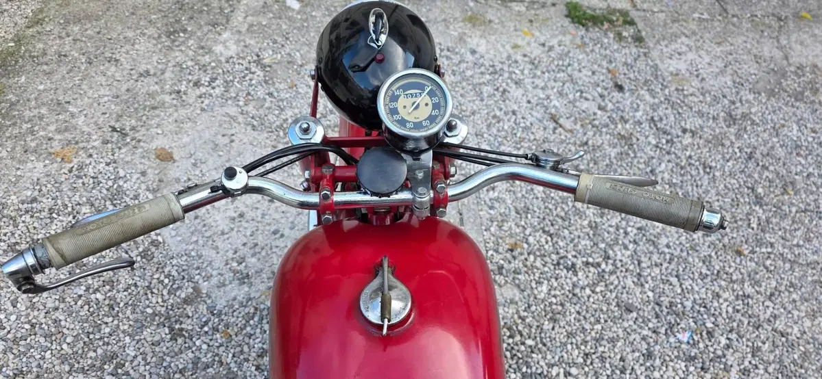 Moto Guzzi FALCONE TURISMO (10)
