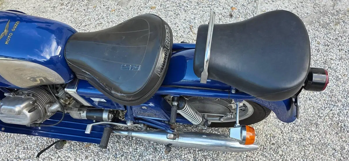 Moto Guzzi V7 700  (10)