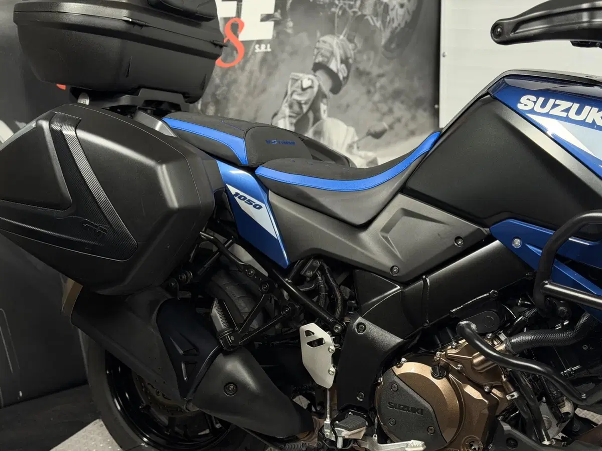 Suzuki V-Strom 1050SE (2023 - 24) (3)