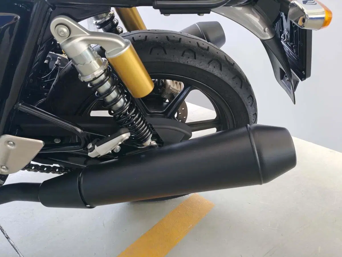 Royal Enfield Continental GT 650 (2021 - 26) (2)