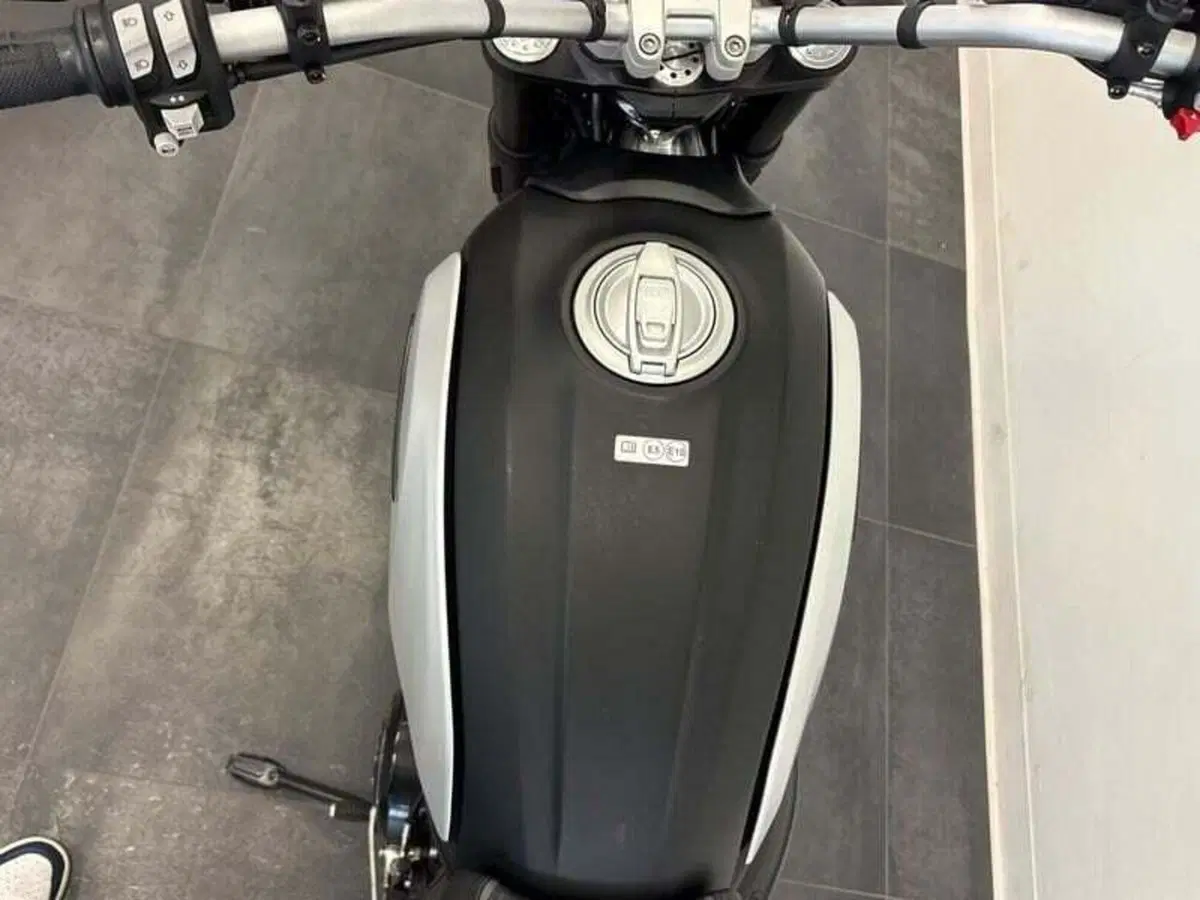 Ducati Scrambler 800 Icon Dark (2021 - 22) (4)