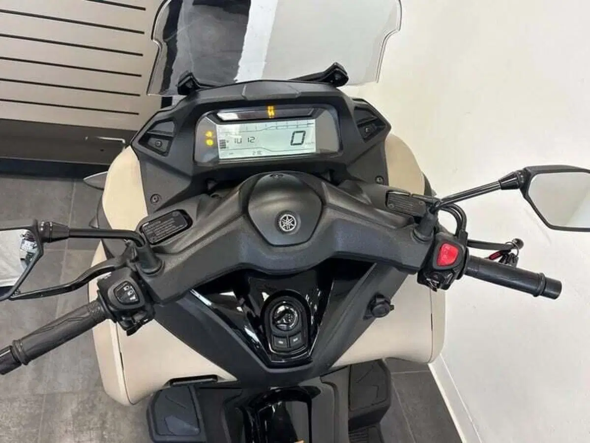 Yamaha Tricity 300 (2021 - 24) (3)