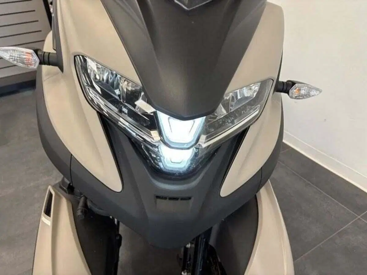 Yamaha Tricity 300 (2021 - 24) (10)
