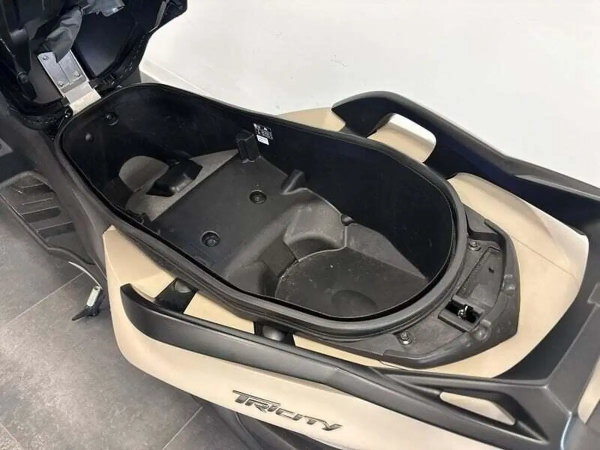 Yamaha Tricity 300 (2021 - 24) (8)