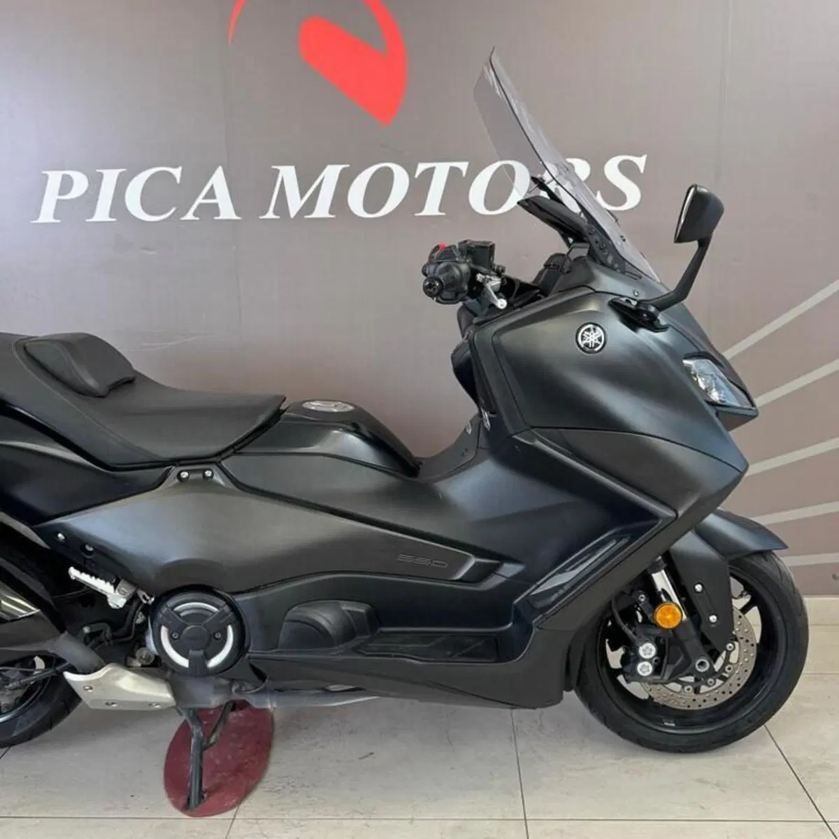 Yamaha T-Max 560 (2022 - 24) (3)