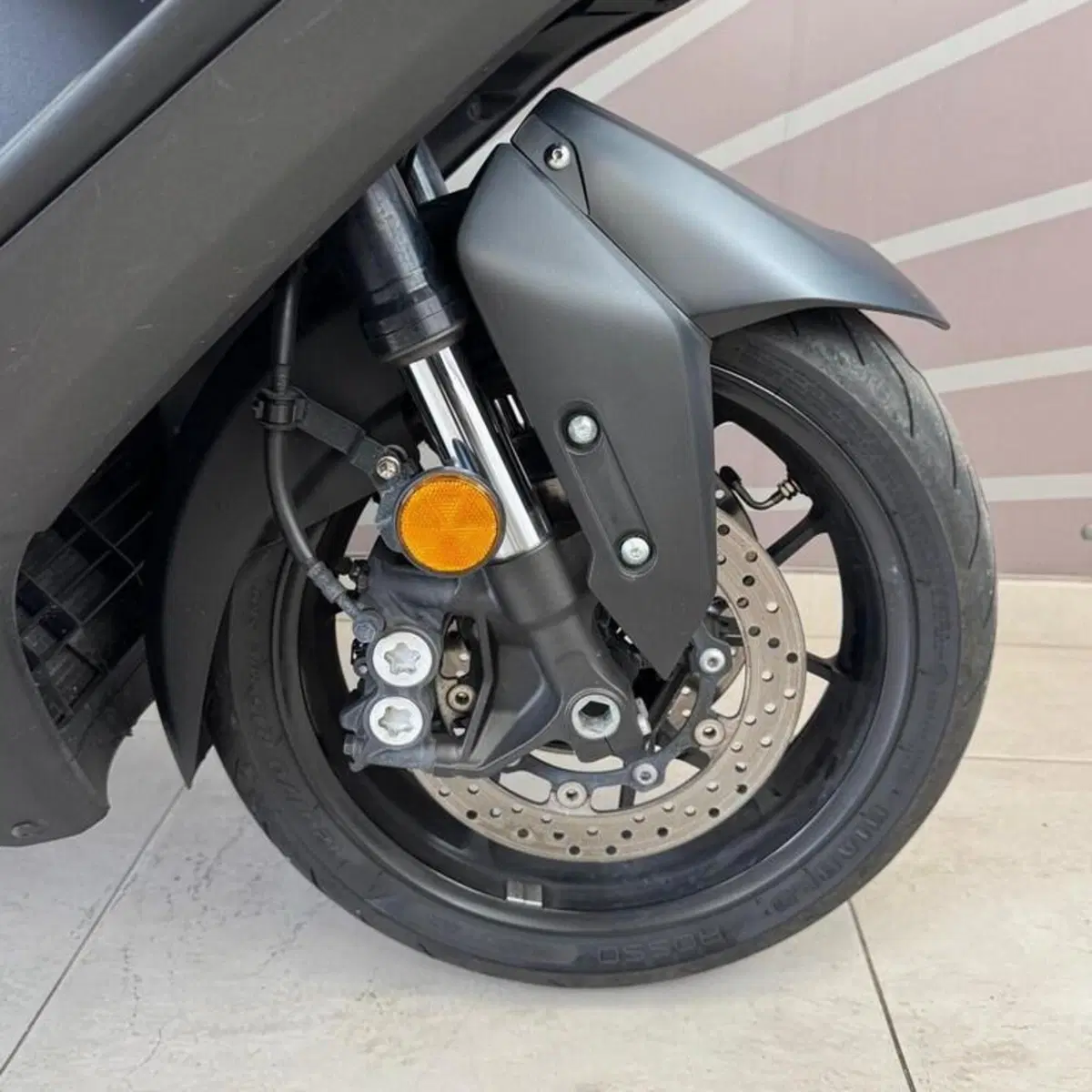 Yamaha T-Max 560 (2022 - 24) (4)