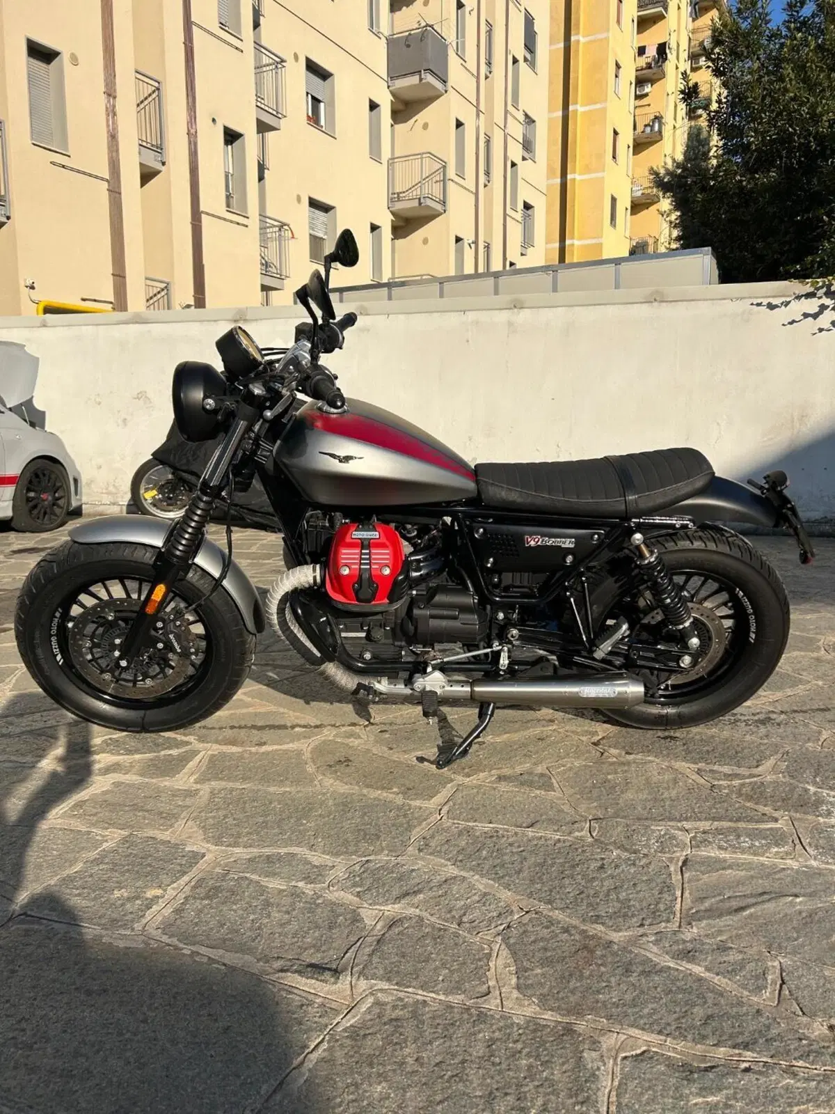 Moto Guzzi V9 Bobber (2016 - 18)