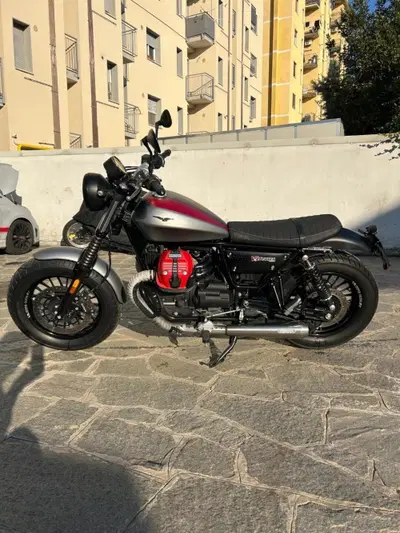 Moto Guzzi V9 Bobber (2016 - 18) usata