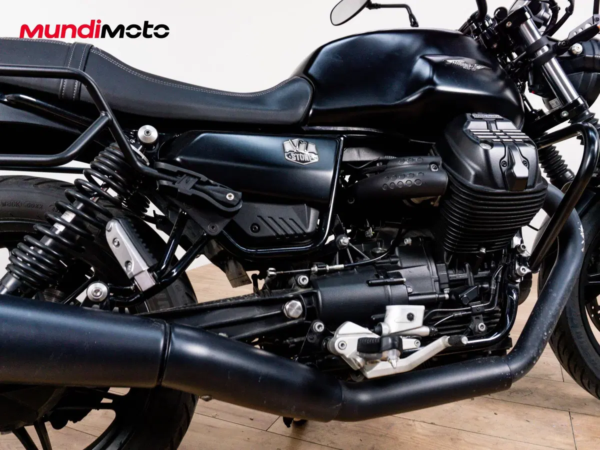 Moto Guzzi V7 850 Stone Special Abs (2021) (4)