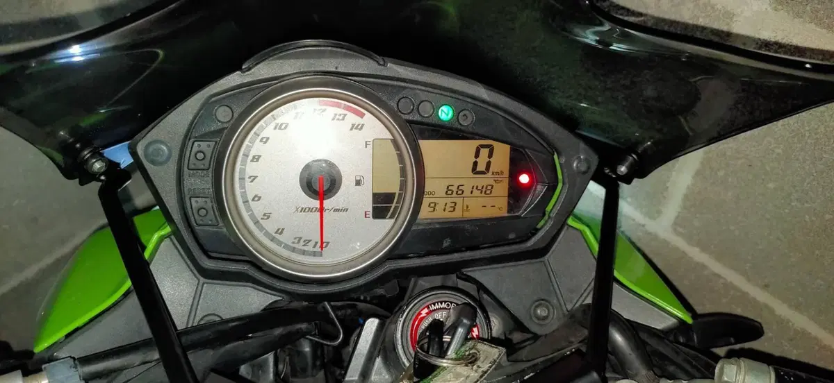 Kawasaki Z 750 (2007 - 14) (7)