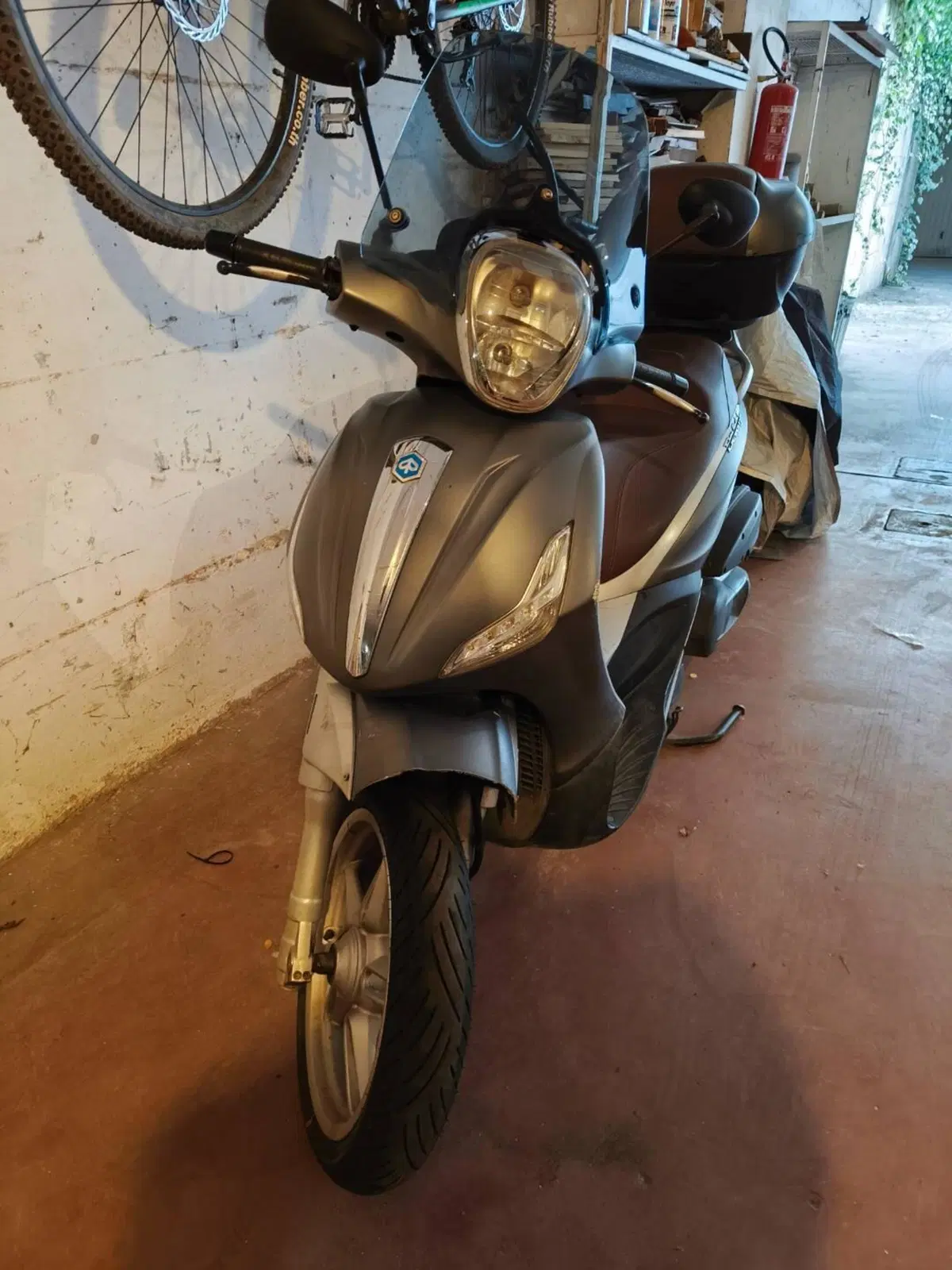 Piaggio Beverly 350 ABS (2016 - 20) (2)