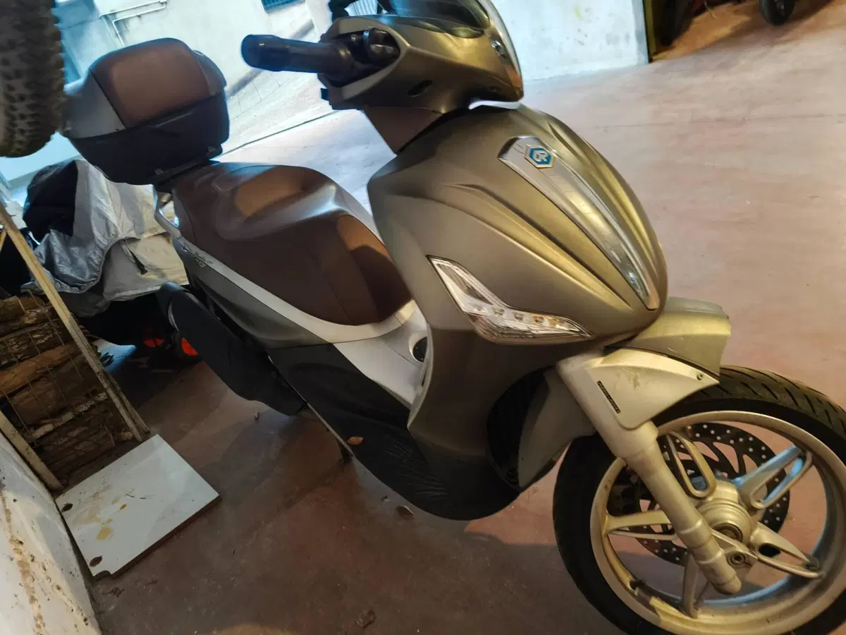 Piaggio Beverly 350 ABS (2016 - 20) (3)