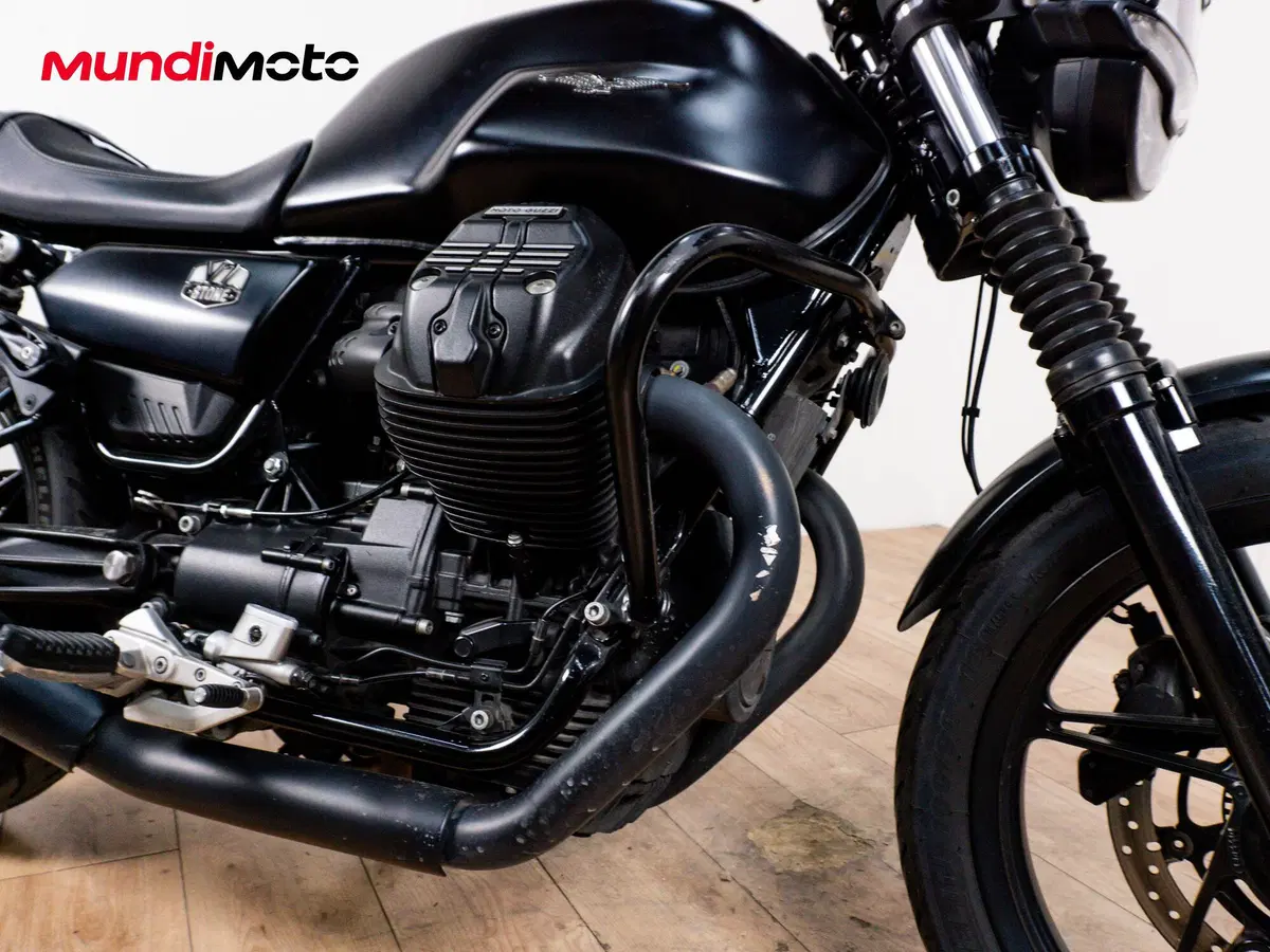 Moto Guzzi V7 850 Stone Special Abs (2021) (5)