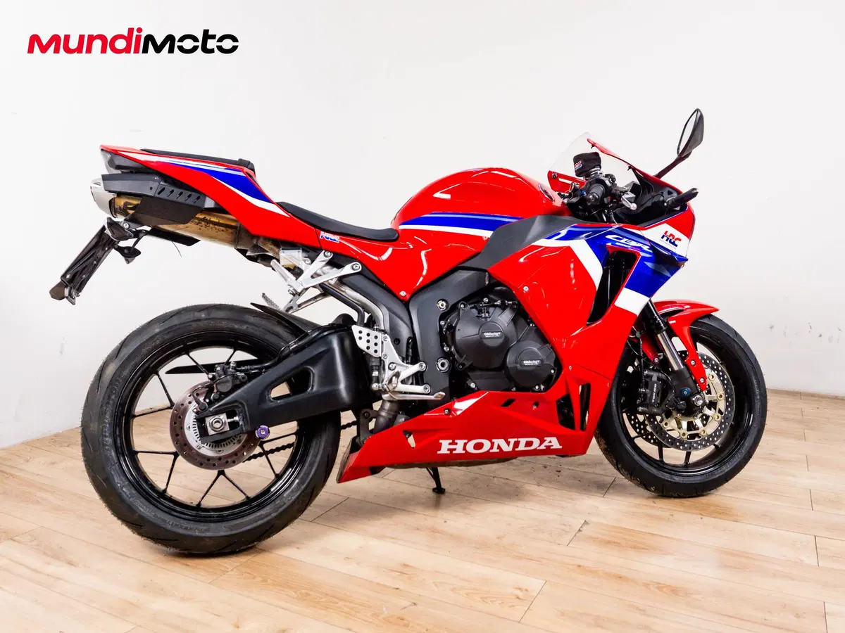 Honda CBR 600 RR (2024 - 26) (3)