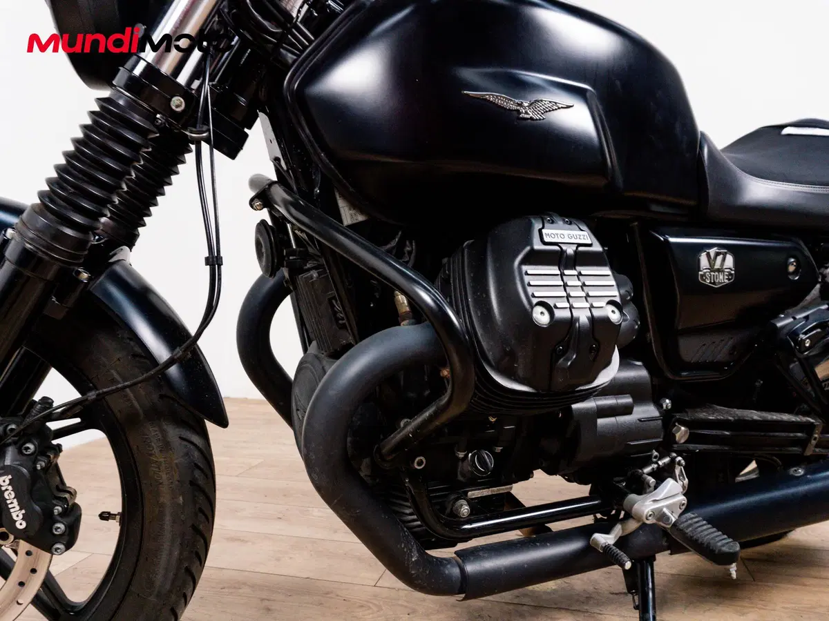 Moto Guzzi V7 850 Stone Special Abs (2021) (9)