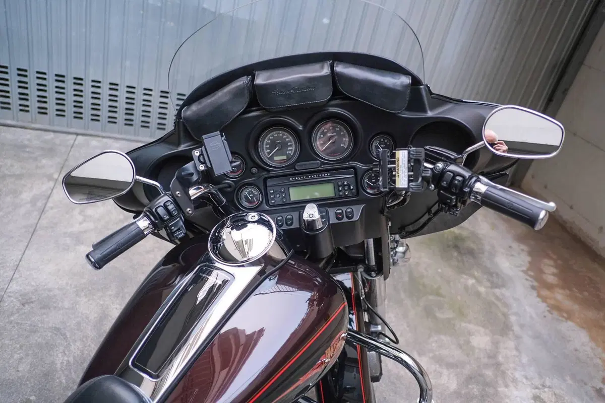 Harley-Davidson 1690 Electra Glide Classic (2010 - 12) - FLHTC (3)