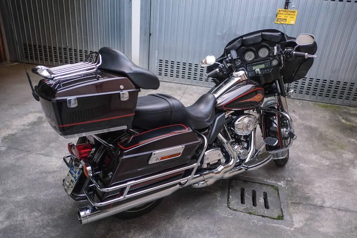Harley-Davidson 1690 Electra Glide Classic (2010 - 12) - FLHTC