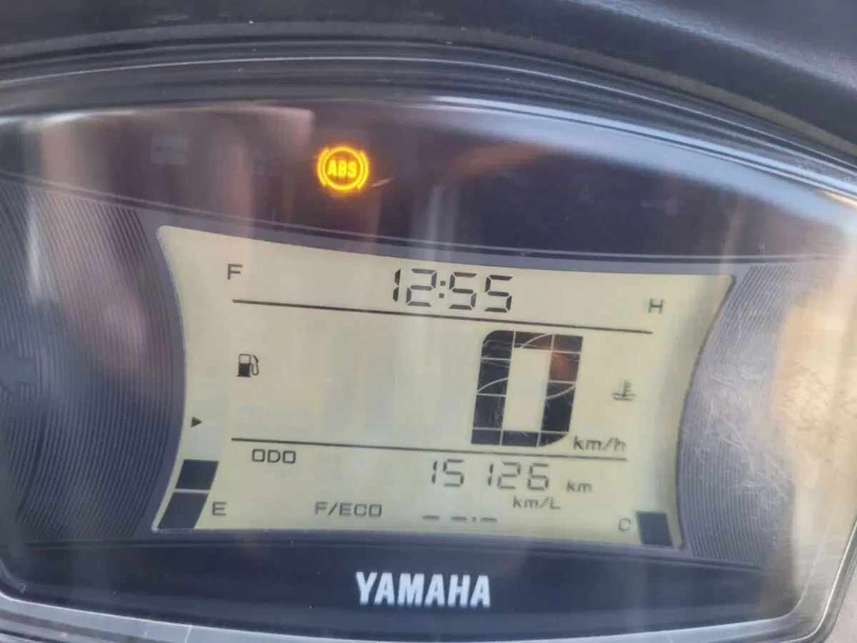 Yamaha N-Max 155 (2022 - 25) (4)