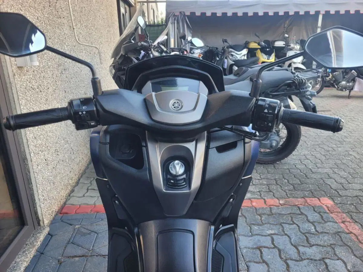 Yamaha N-Max 155 (2022 - 25) (6)