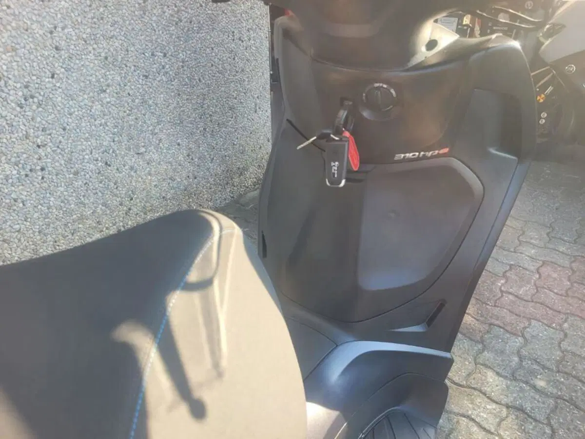 Piaggio Beverly 310 S (2025 - 26) (7)