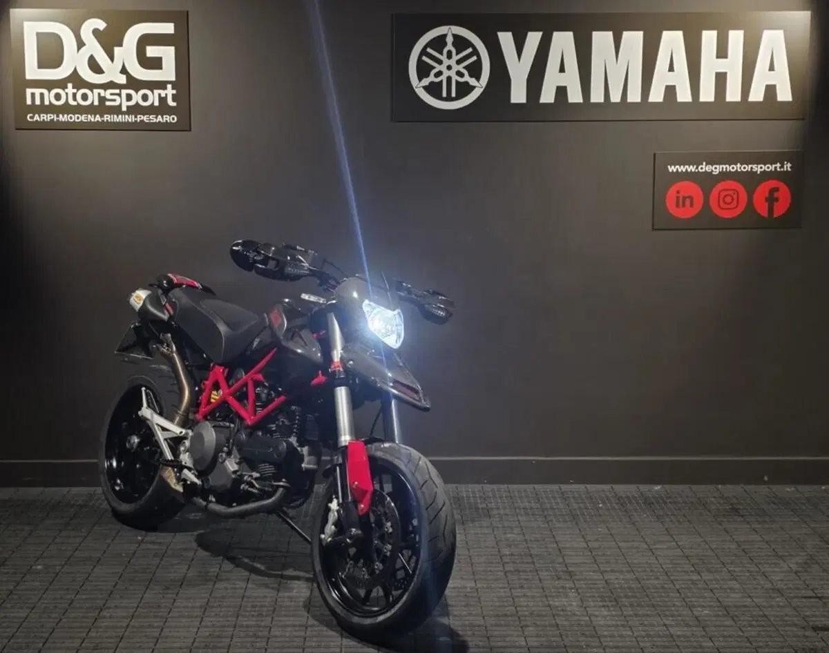 Ducati Hypermotard 796 (2012) (2)
