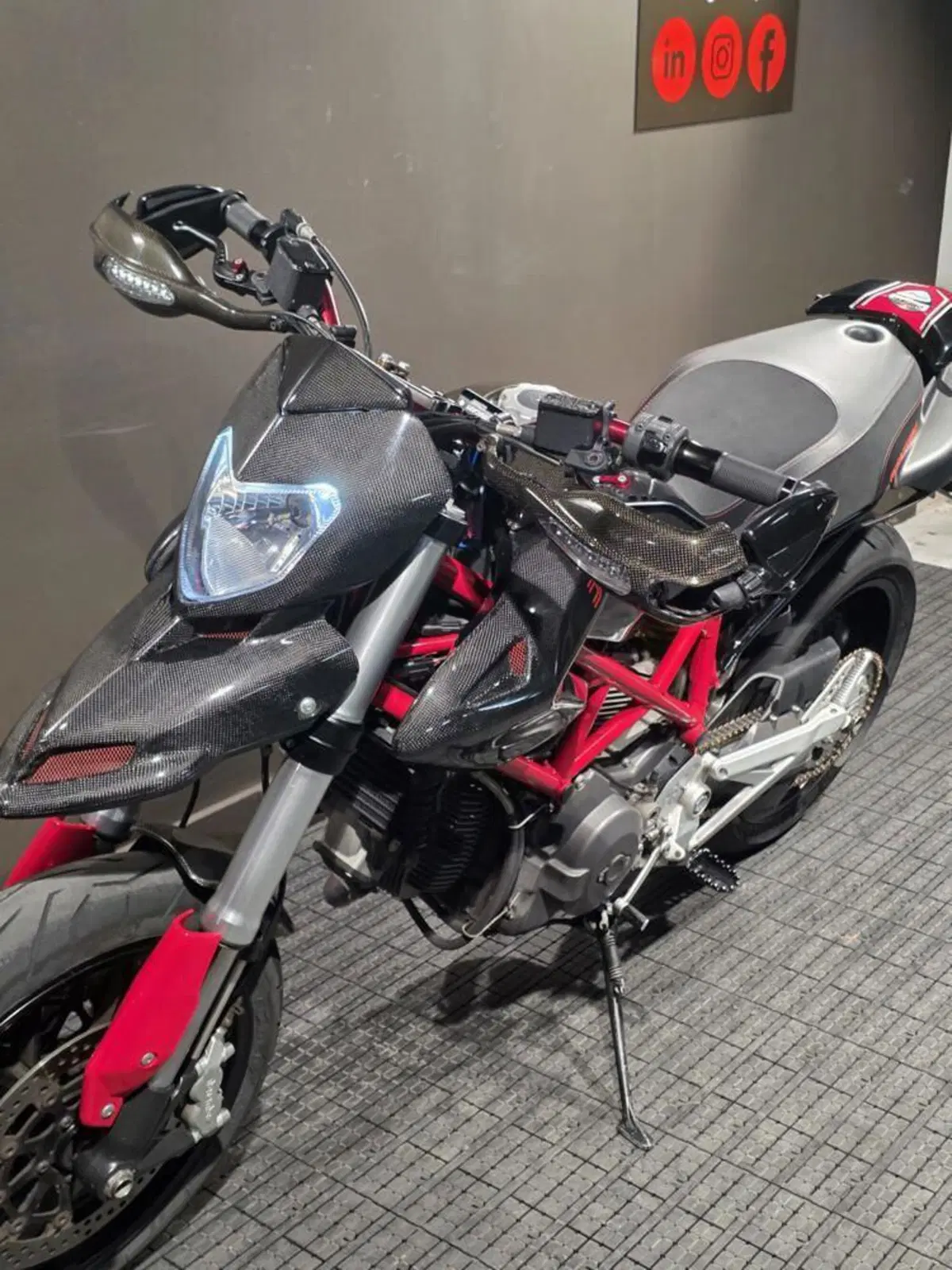 Ducati Hypermotard 796 (2012) (7)