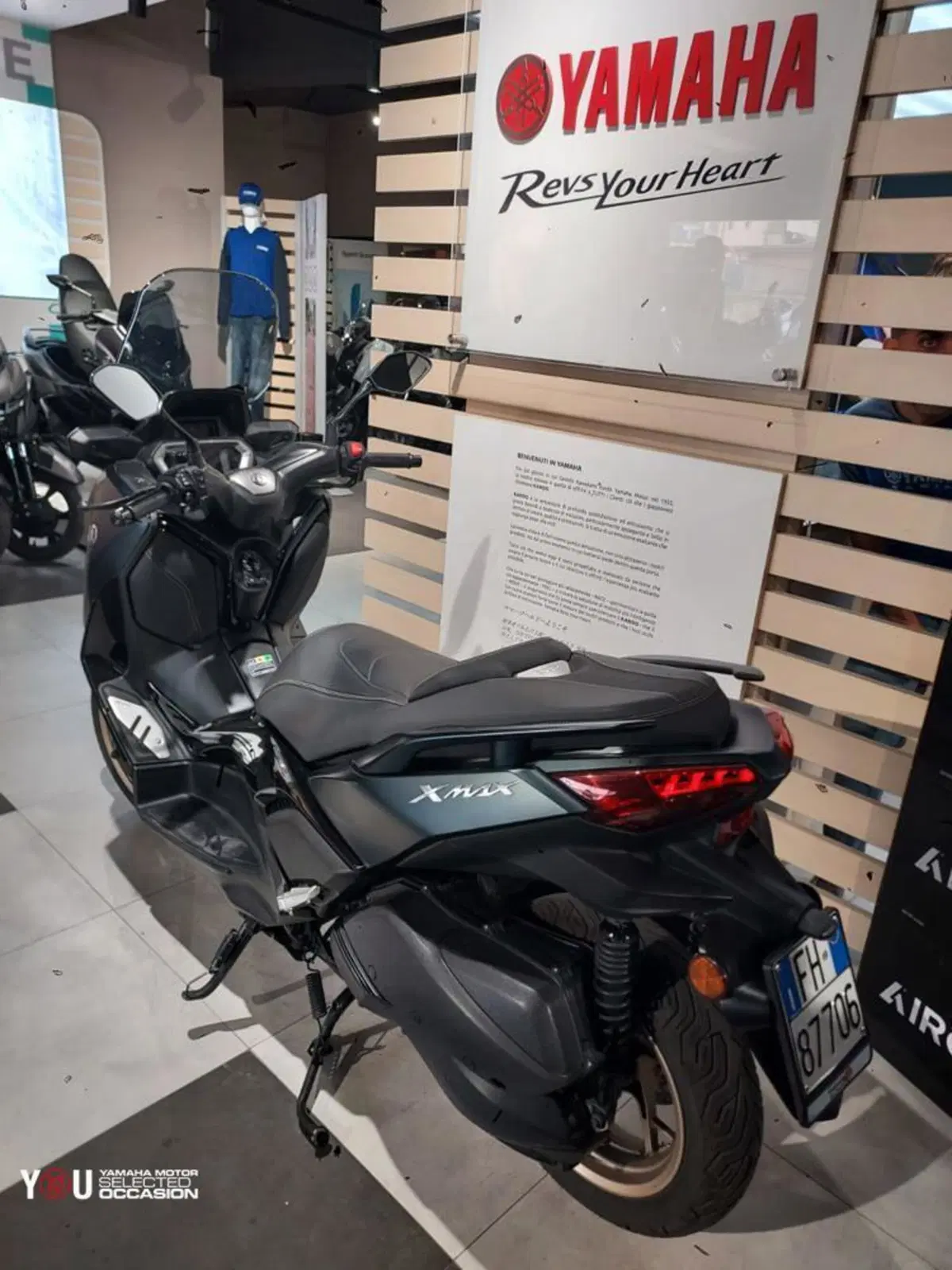 Yamaha X-Max 300 Tech Max (2021 - 24) (5)