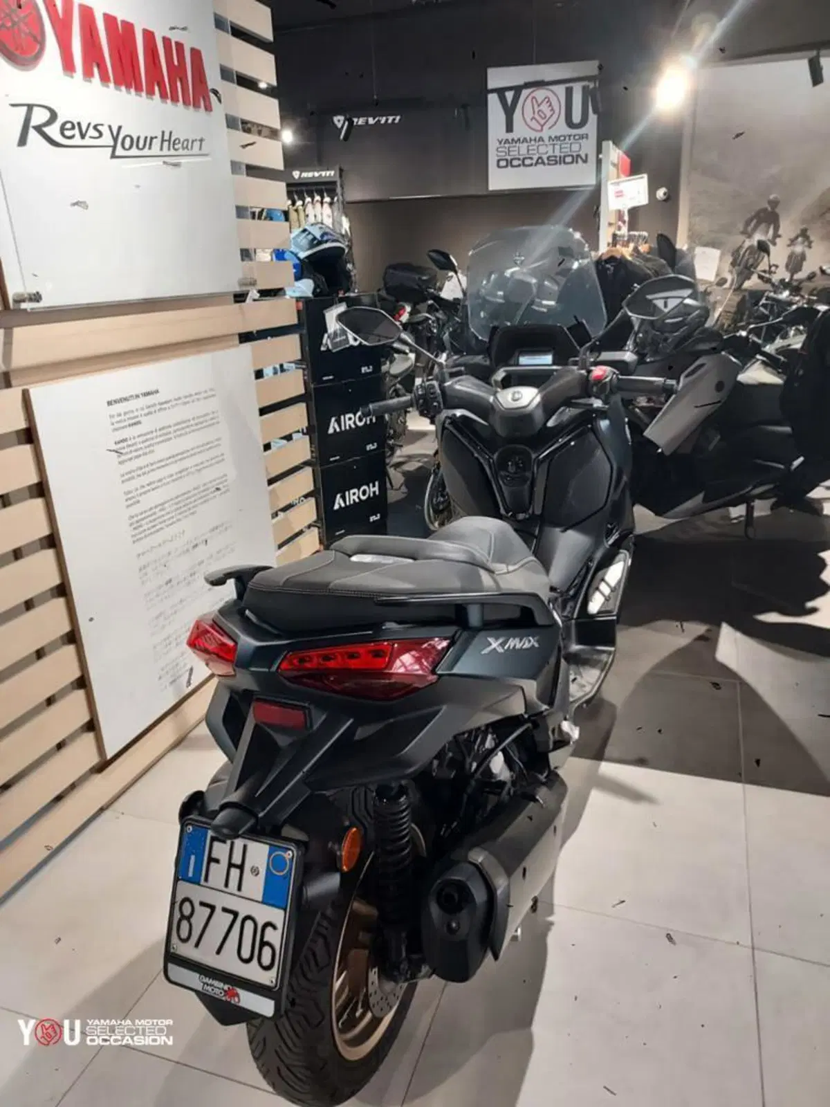 Yamaha X-Max 300 Tech Max (2021 - 24) (9)