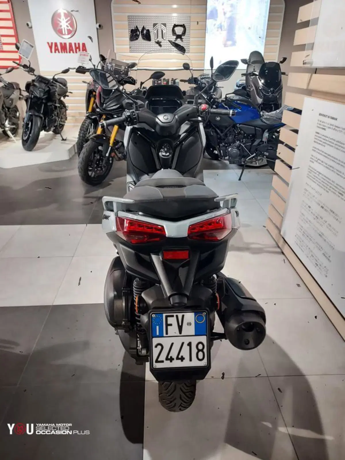 Yamaha X-Max 300 Tech Max (2025 - 26) (6)