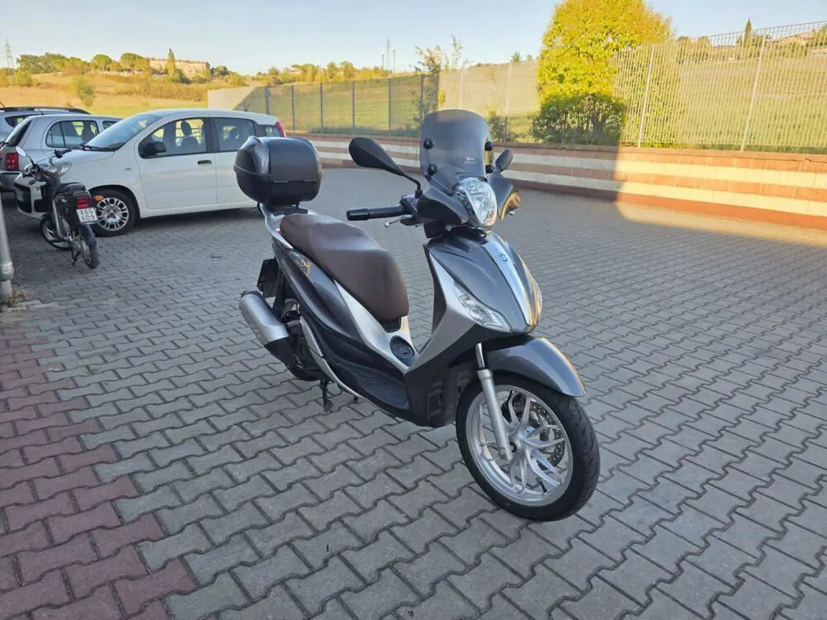 Piaggio Medley 150 ABS (2016 - 19) (2)
