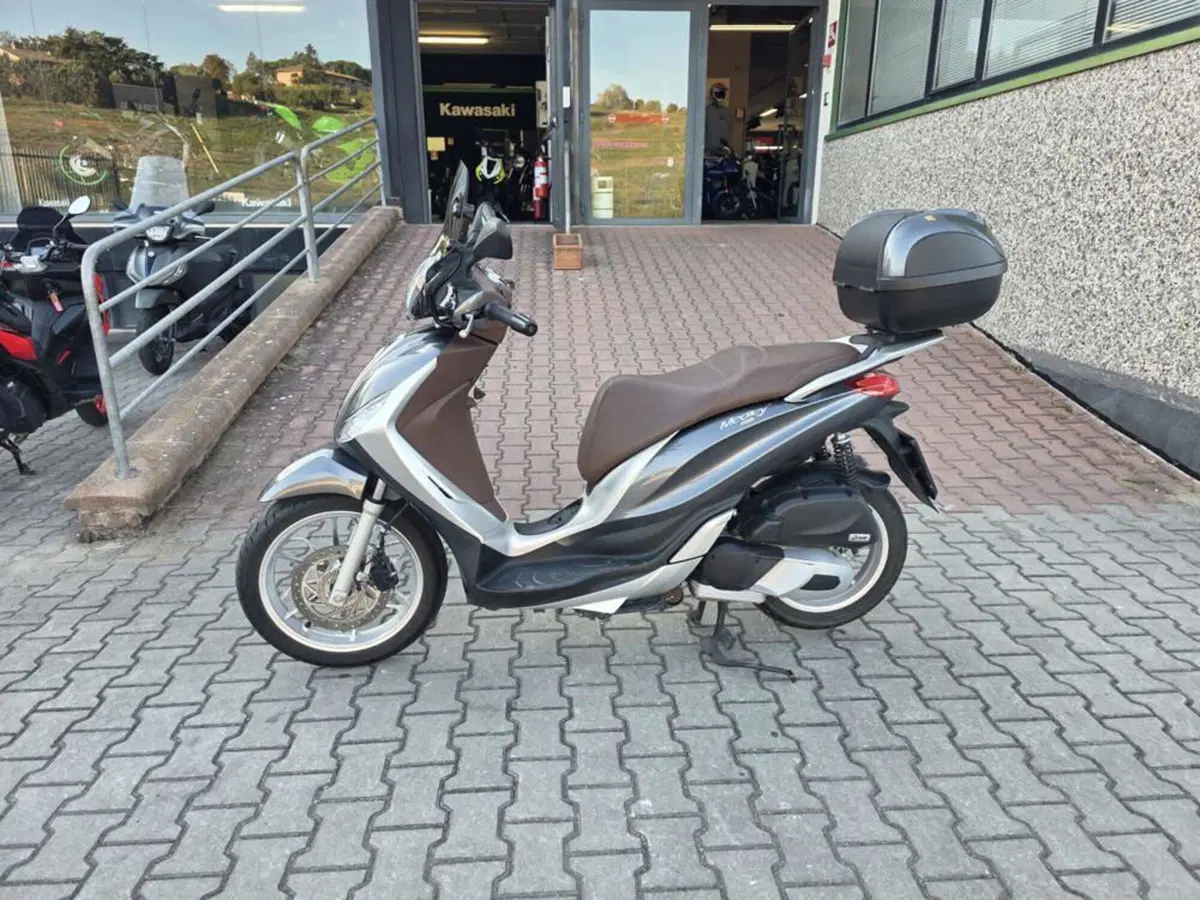 Piaggio Medley 150 ABS (2016 - 19) (4)