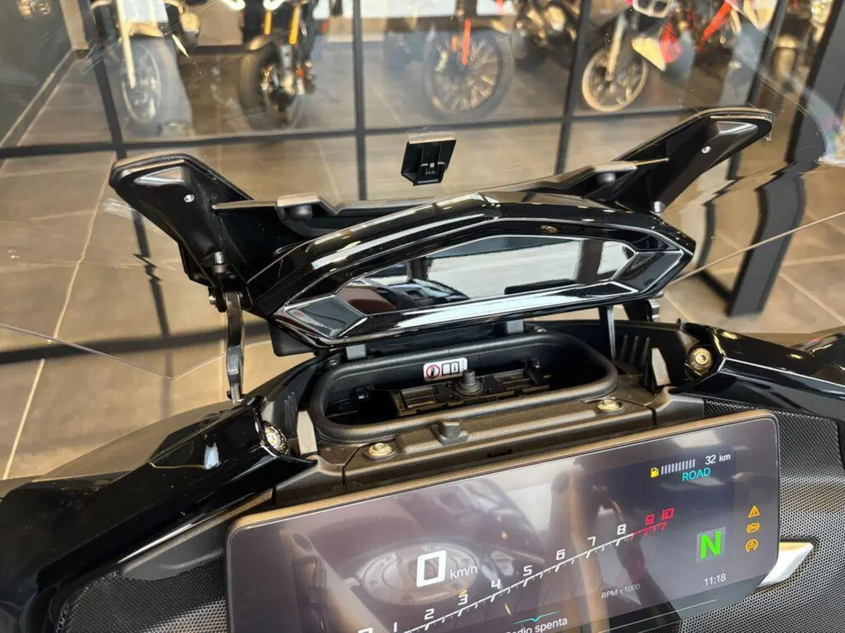 Bmw K 1600 GT (2022 - 27) (9)