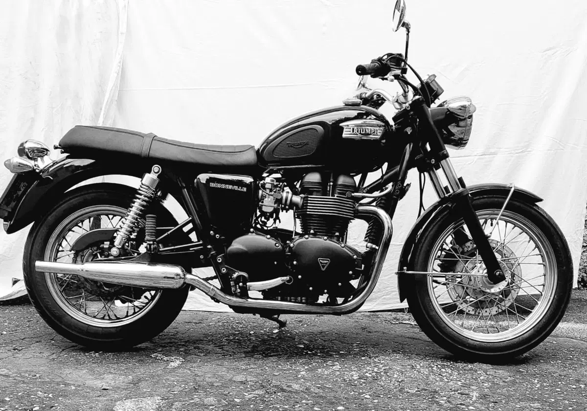 Triumph Bonneville T100 (2001 - 07) (6)