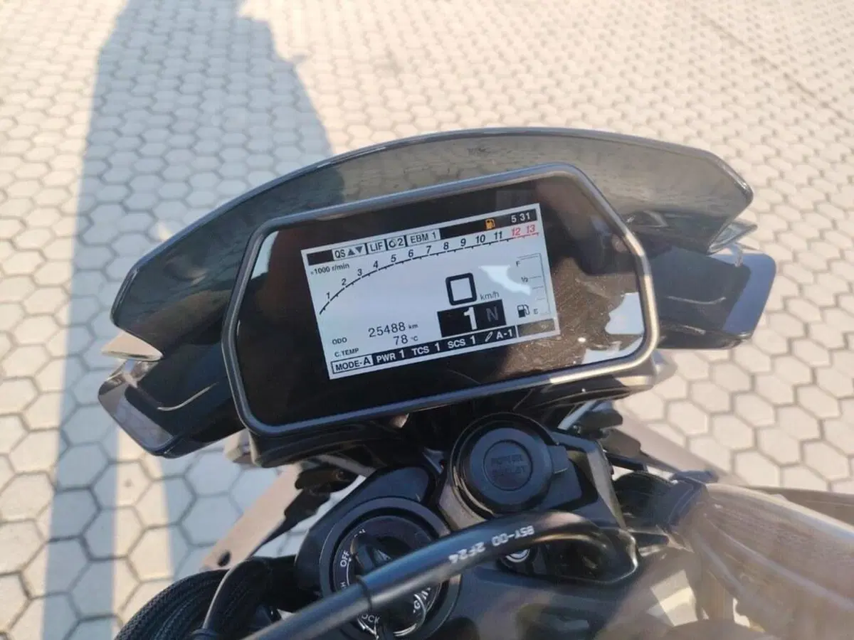 Yamaha MT-10 SP (2017 - 20) (9)