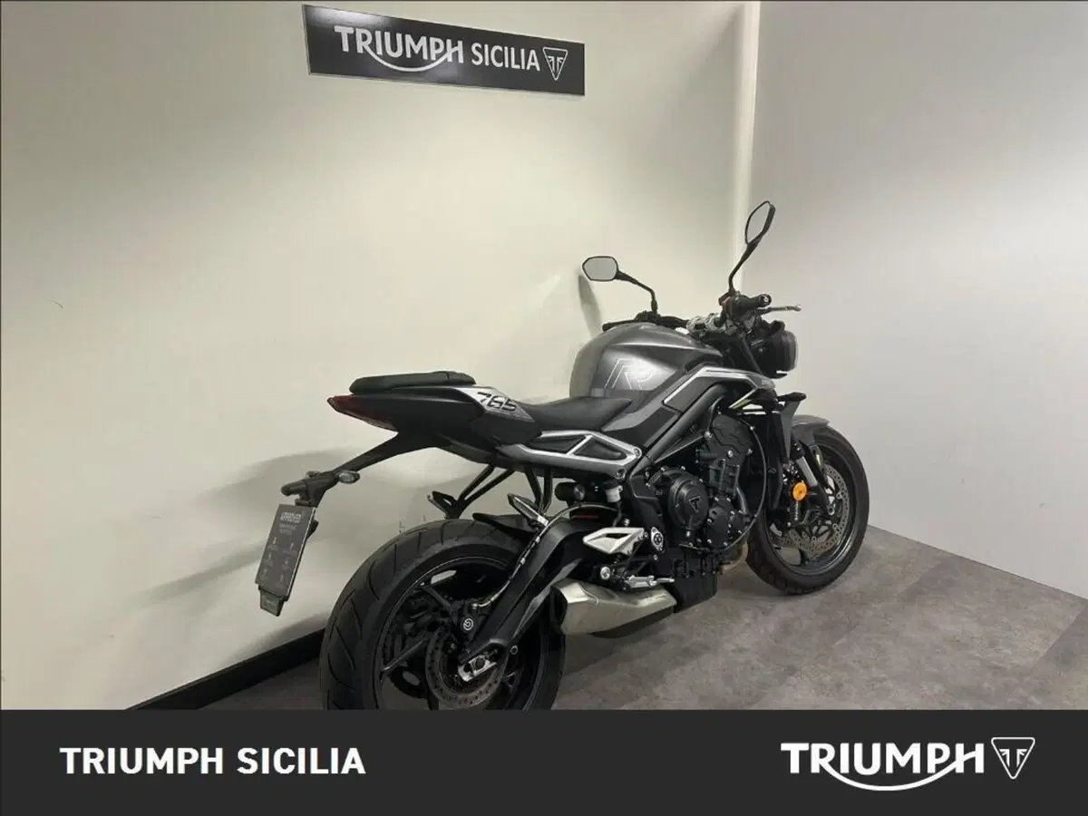 Triumph Street Triple 765 R (2023 - 26) (2)