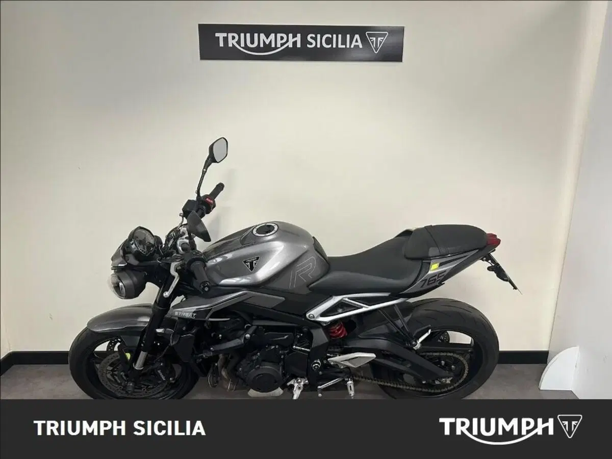 Triumph Street Triple 765 R (2023 - 26) (4)