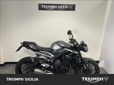 Triumph Street Triple 765 R (2023 - 26) usata