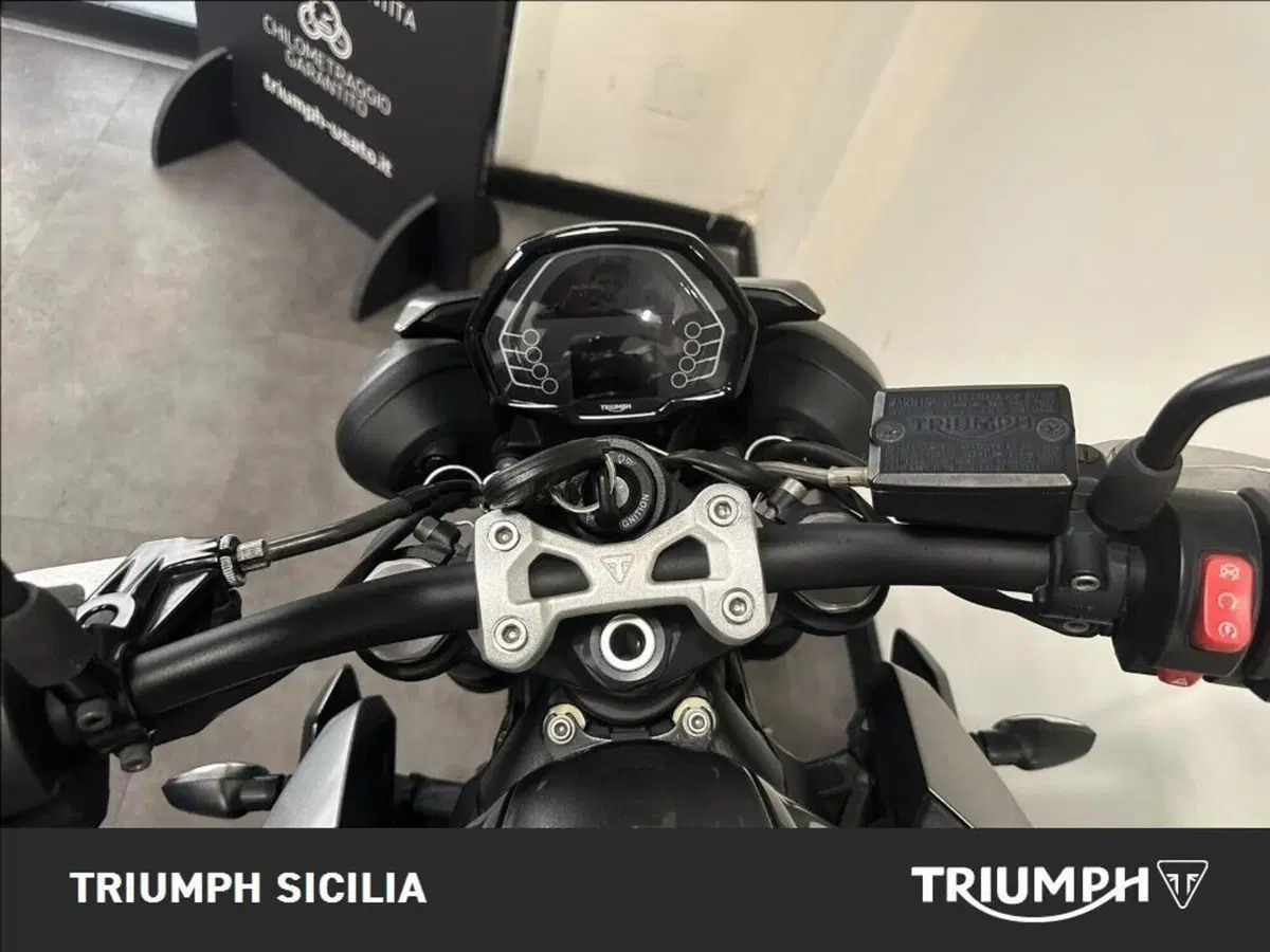 Triumph Street Triple 765 R (2023 - 26) (14)