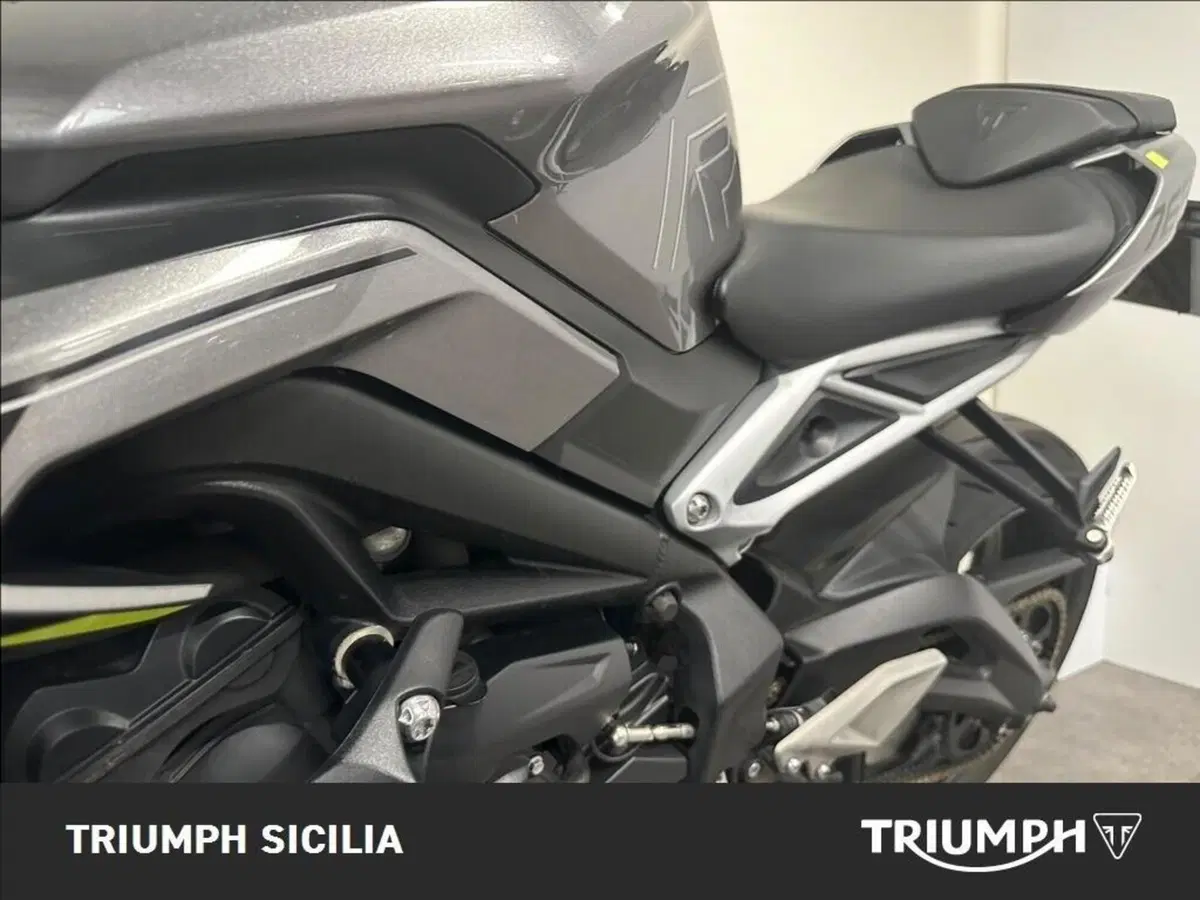 Triumph Street Triple 765 R (2023 - 26) (9)