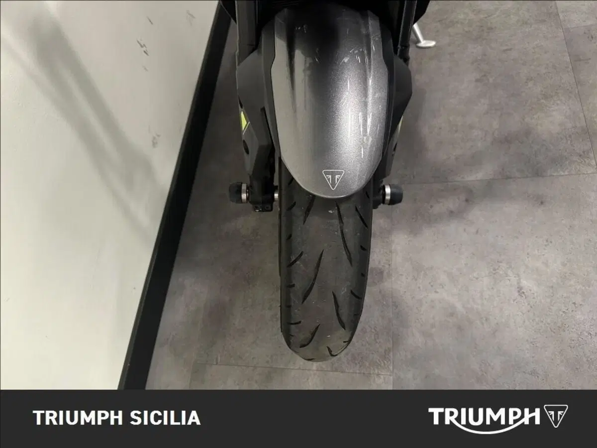 Triumph Street Triple 765 R (2023 - 26) (17)