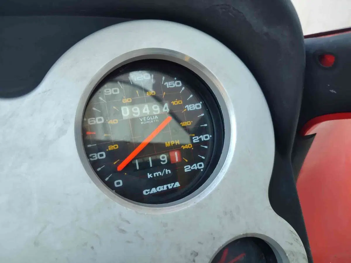 Cagiva Alazzurra 650 (3)