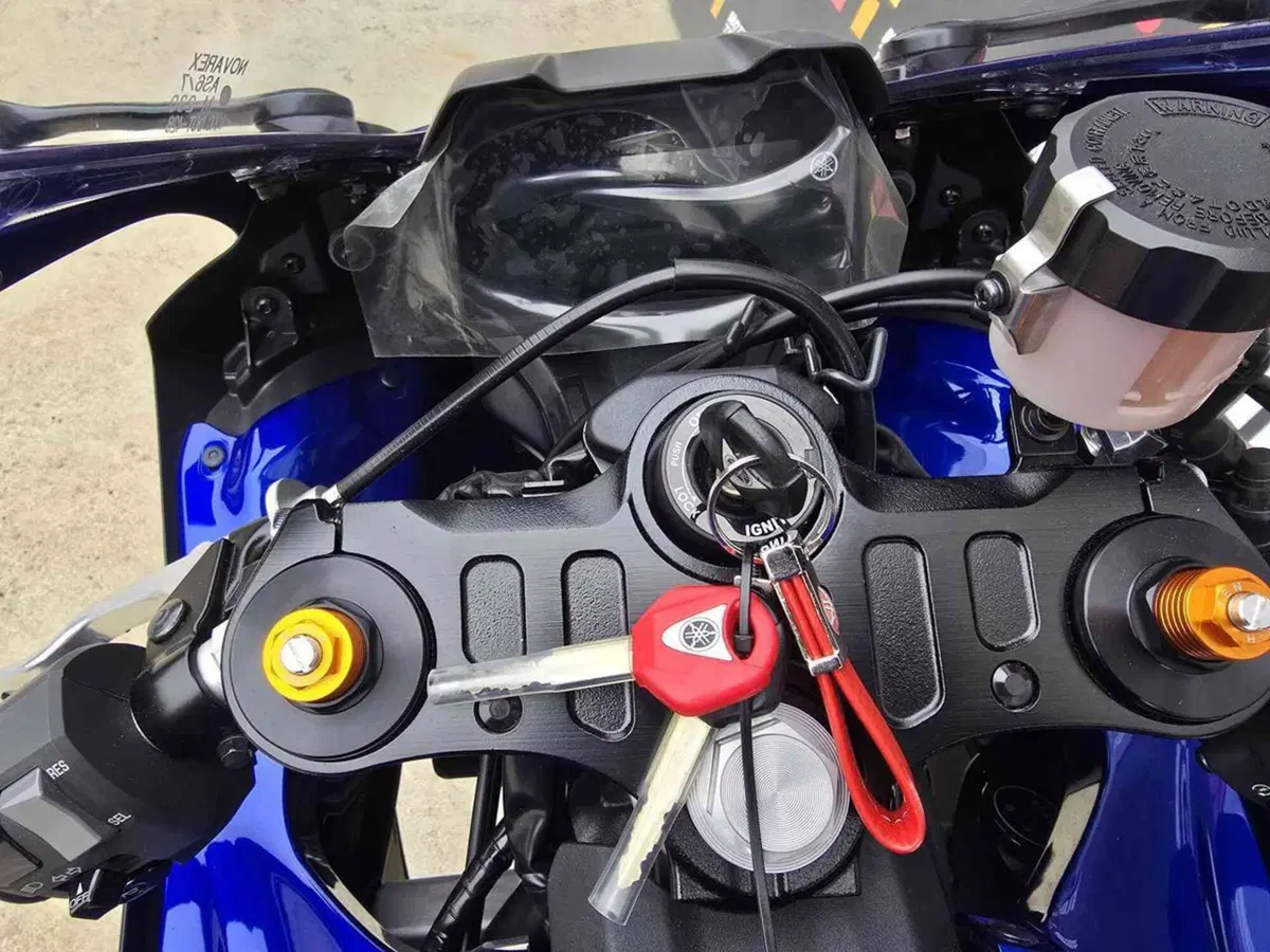Yamaha YZF R7 (2021 - 25) (9)