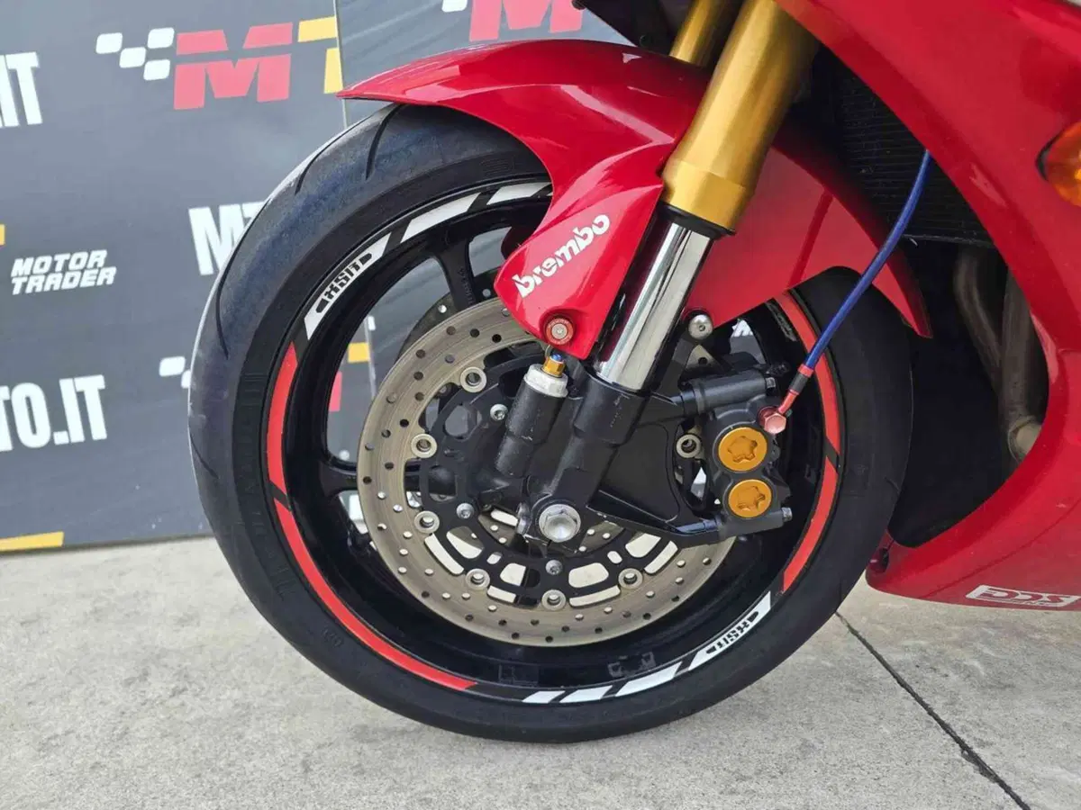 Yamaha YZF R6 (2006 - 07) (12)