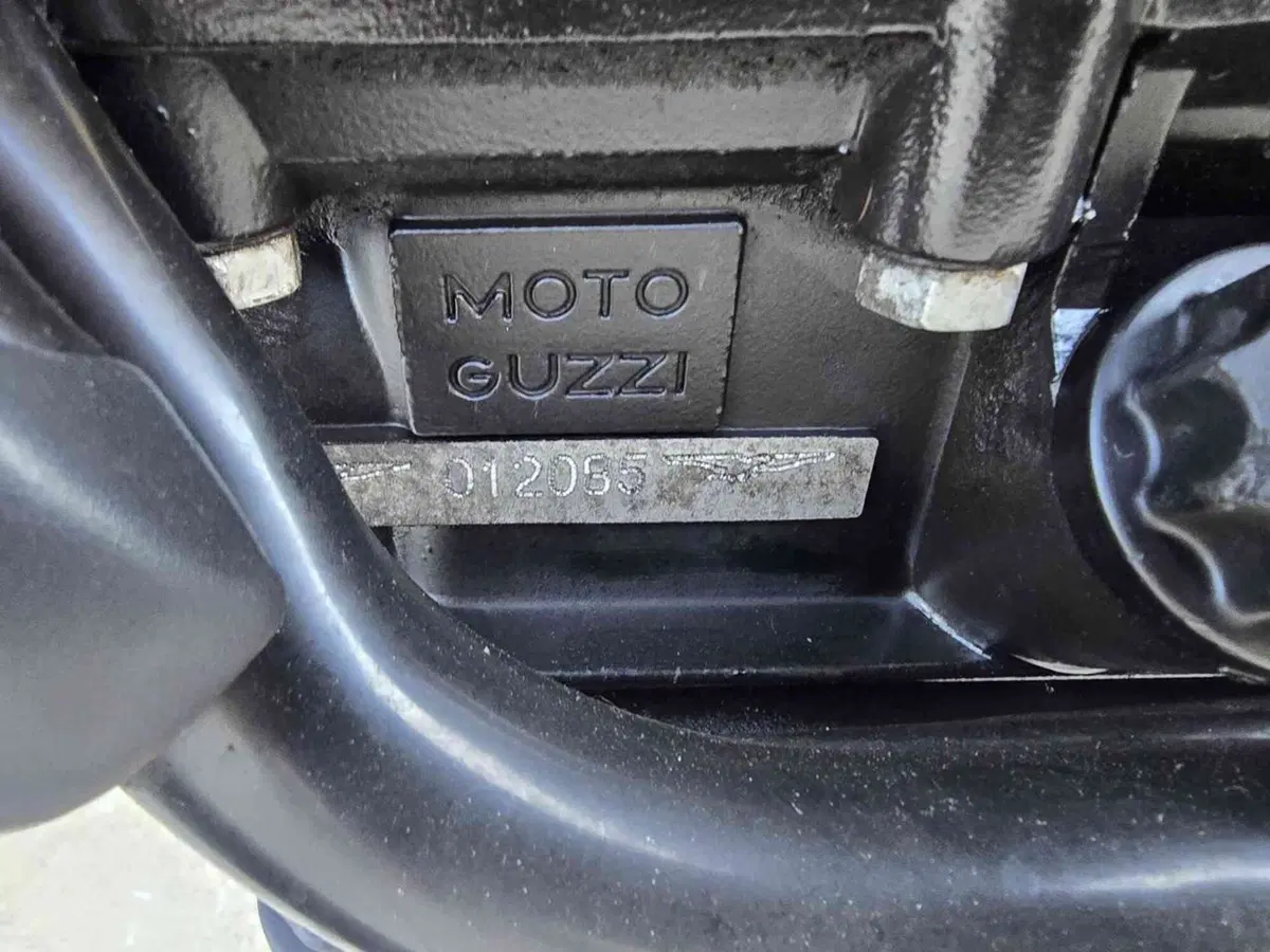 Moto Guzzi V7 Special (2012 - 14) (28)